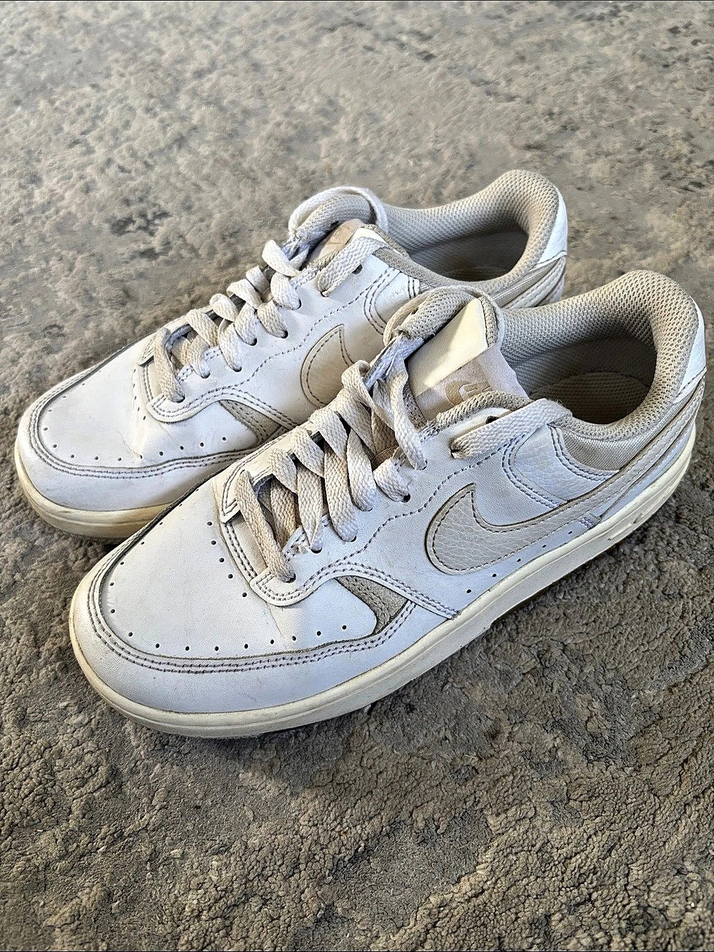 Nike Dunk Low Sneakers White & Gray US 6.5